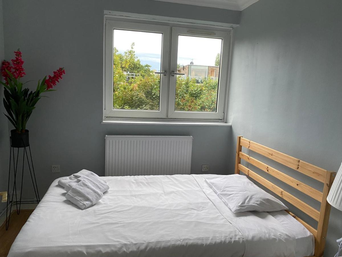 Cosy 3 Bed Flat Ideal For Trips To לונדון מראה חיצוני תמונה