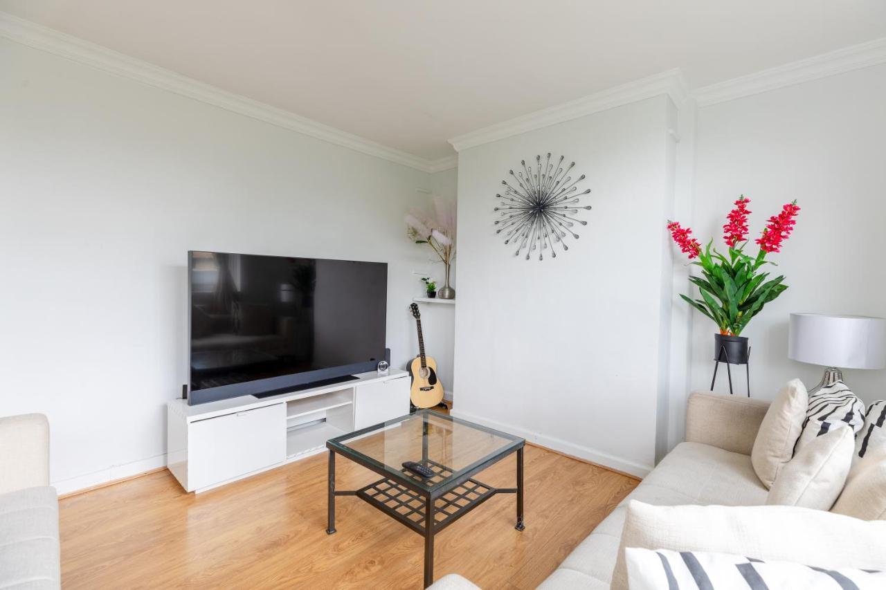 Cosy 3 Bed Flat Ideal For Trips To לונדון מראה חיצוני תמונה
