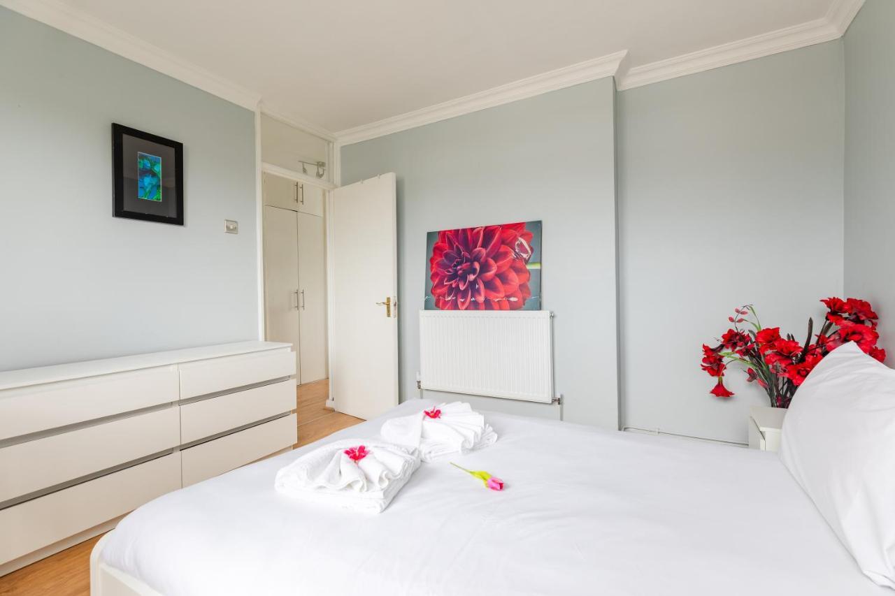 Cosy 3 Bed Flat Ideal For Trips To לונדון מראה חיצוני תמונה