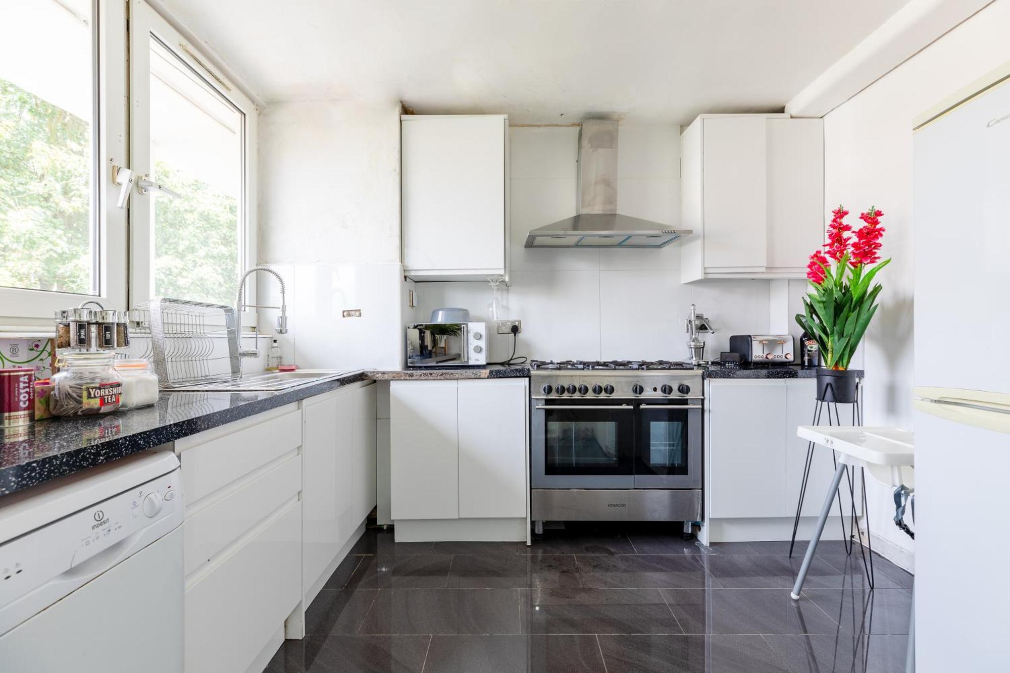 Cosy 3 Bed Flat Ideal For Trips To לונדון מראה חיצוני תמונה
